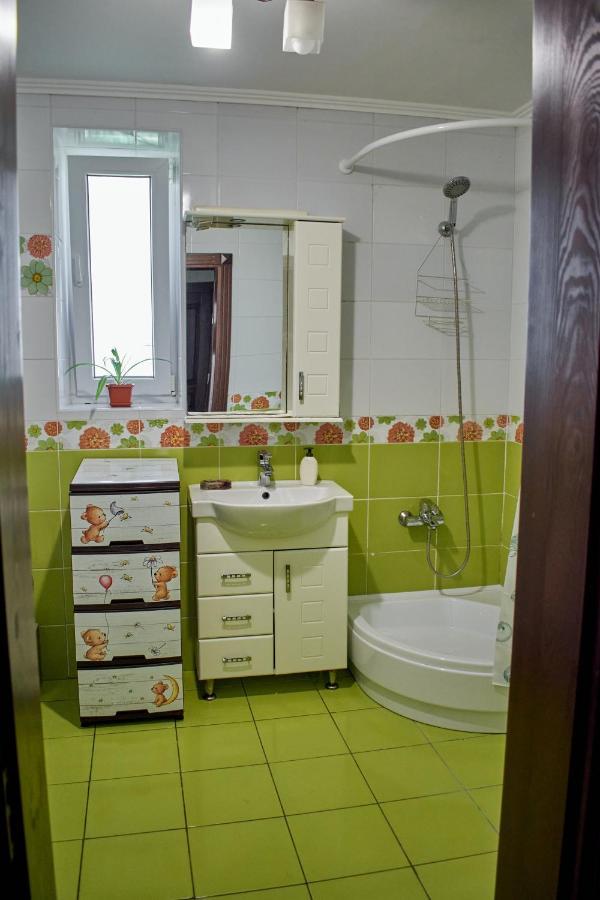 Vacation Home Lubov Kamianets Podilskyi Bagian luar foto