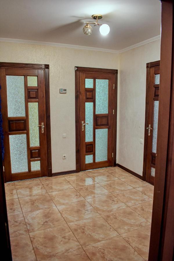 Vacation Home Lubov Kamianets Podilskyi Bagian luar foto