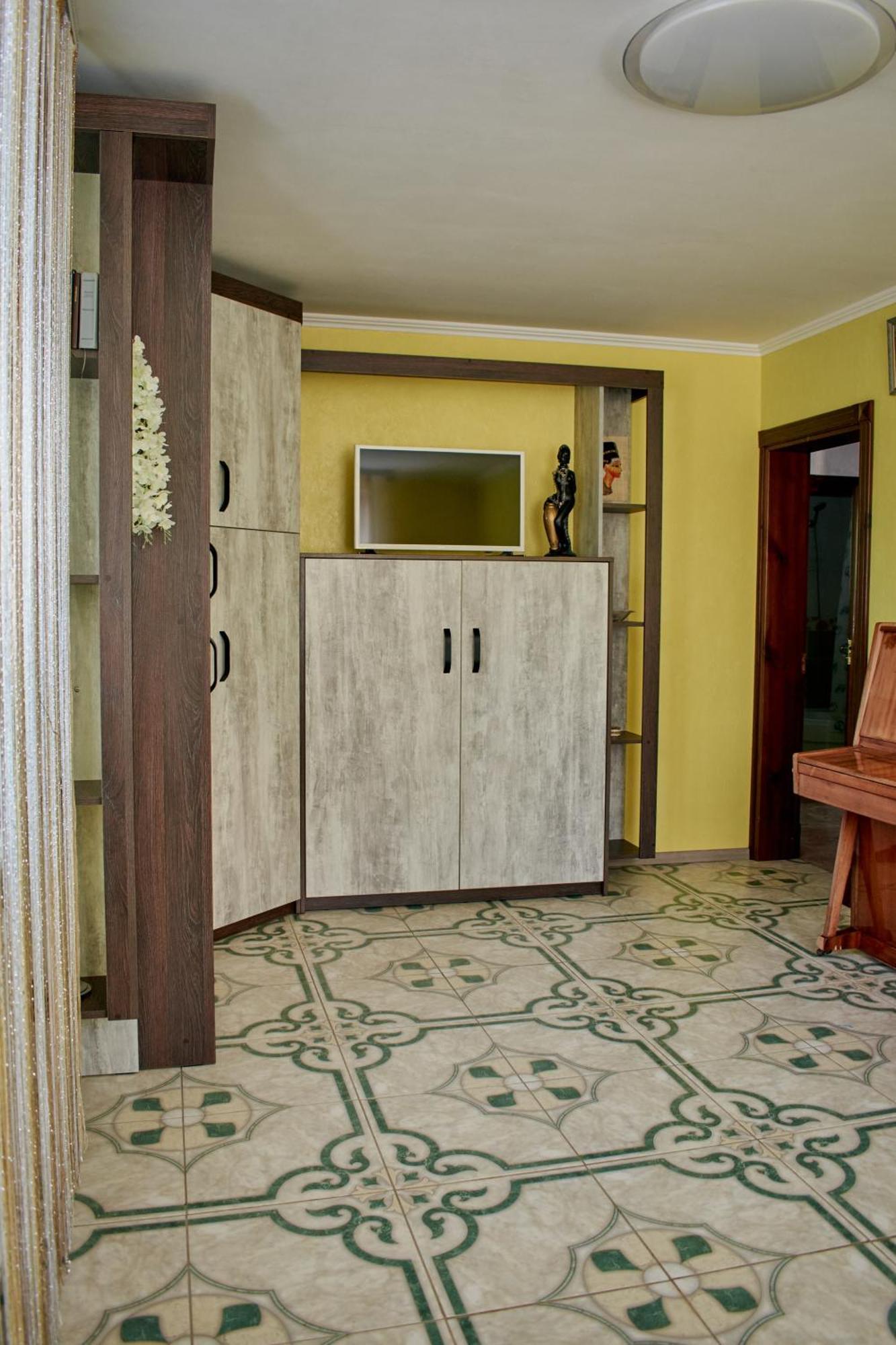 Vacation Home Lubov Kamianets Podilskyi Bagian luar foto